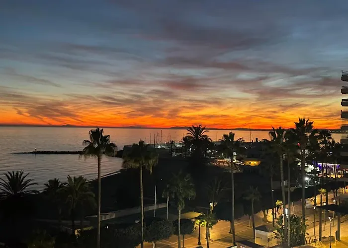 Atardecer En La Playa En Centro Marbella